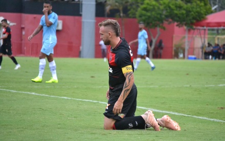 Vitória é rebaixado para a Série B do Campeonato ...