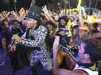 Fora Do Carnaval De Salvador, Carlinhos Brown Desfilará Em Natal, São ...