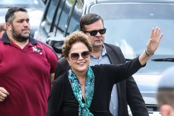 Receita apura declaração de IR em nome de Dilma Rousseff 