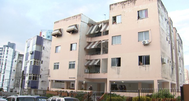 Apartamento onde corpo foi encontrado fica em prédio no bairro de Brotas, em Salvador — Foto: Reprodução/TV Bahia