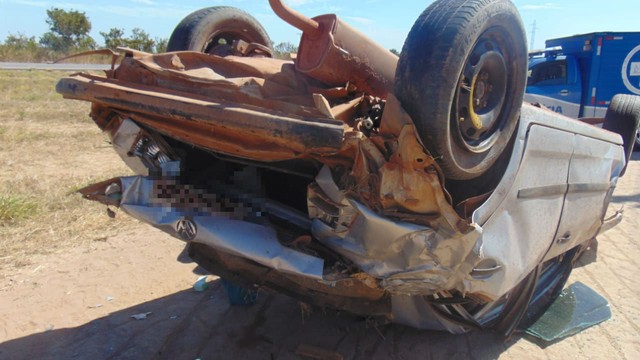 Motorista morre após capotar carro na BA-460, no oeste da Bahia — Foto: Reprodução/BlogBraga