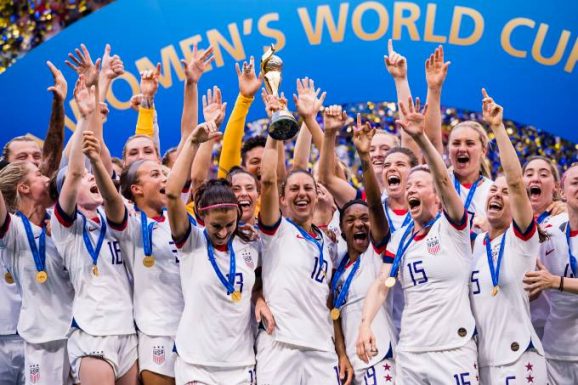 EUA venceram a Holanda na decisão deste ano (Marcio Machado/Getty Images)