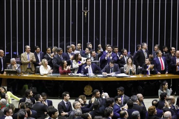 Plenário da Câmara durante votação de destaques da reforma da Previdência nesta quinta-feira (11) — Foto: Luis Macedo/Câmara dos Deputados