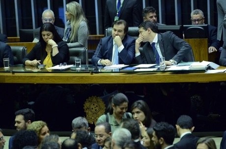 O presidente da Câmara, Rodrigo Maia, reabre a sessão ANDRADE/FATOPRESS/ESTADÃO CONTEÚDO