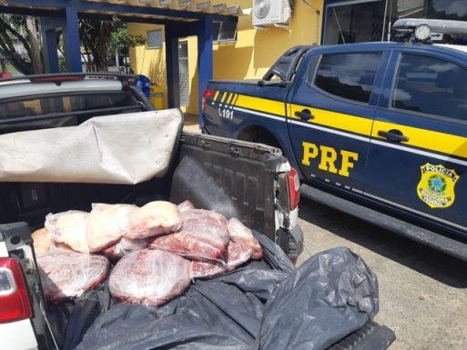 Carne bovina irregular é apreendida na BR-116, trecho de Feira de Santana — Foto: Divulgação/PRF
