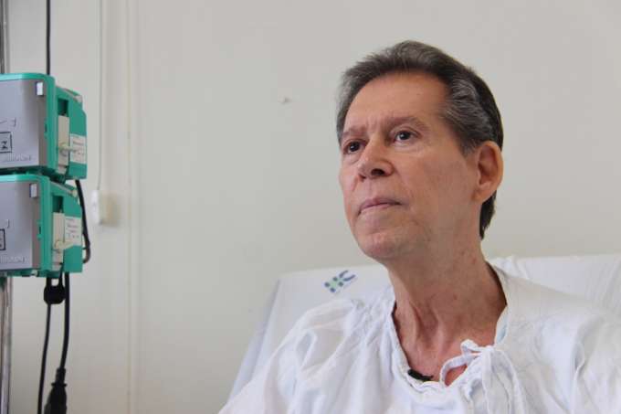 O mineiro Vamberto de Castro, de 62 anos, tinha um câncer terminal. Cerca de 1 mês após o tratamento, ele não apresenta mais sinais da doença. (Hugo Caldato/Divulgação)