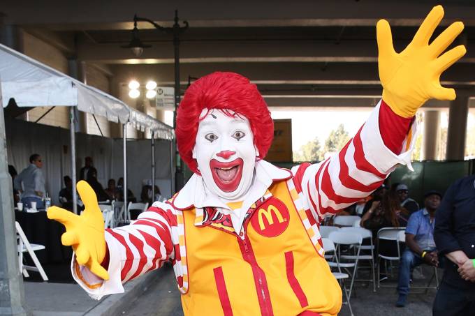 Ronald McDonald, personagem criado pela rede de fast-food McDonald's: Vilão na Black Friday (Todd Williamson/WireImage/Getty Images)