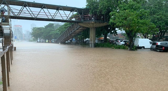 Chuva em Salvador — Foto: Victor Silveira/TV Bahia