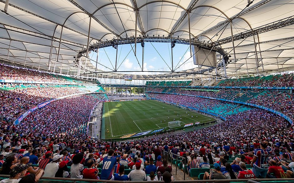 Casa de Apostas vai à Fonte Nova, faz ação com torcedores do Bahia e os  leva para assistir jogo em camarote - BNLData